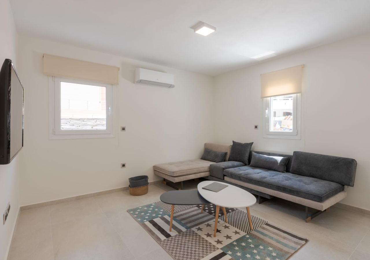 Costa Vasia Seaside Suites And Apartments Βραχάτι Εξωτερικό φωτογραφία